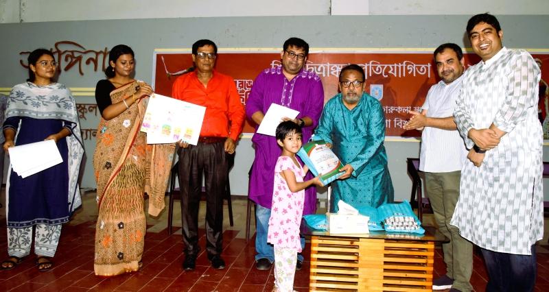 খুবিতে তথ্যচিত্র প্রদর্শনী ও শিশু চিত্রাঙ্কন প্রতিযোগিতা